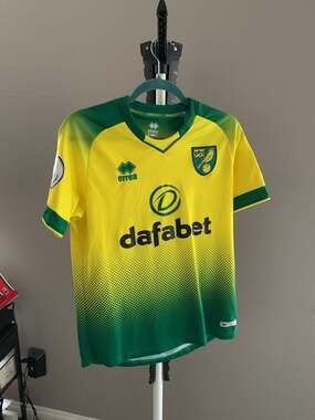 Norwich City 2019-2020 Home Football Jersey Errea Dafabet #11 Klatte